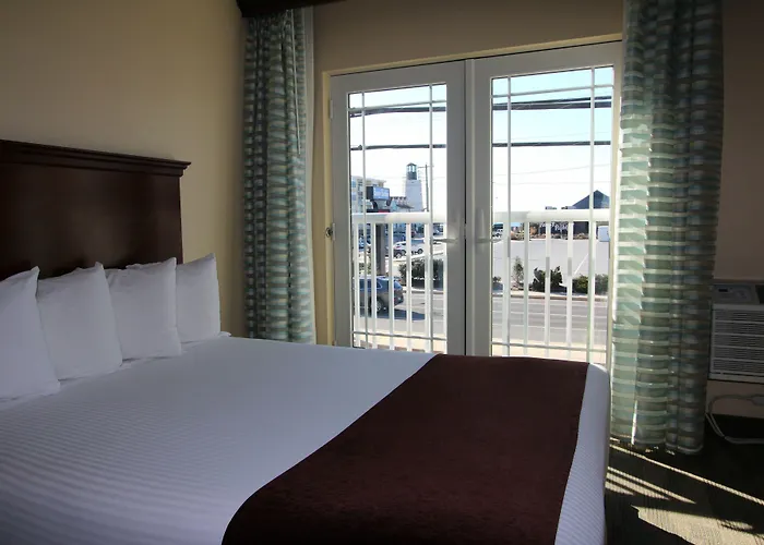 Gold Leaf Hotel Of Dewey